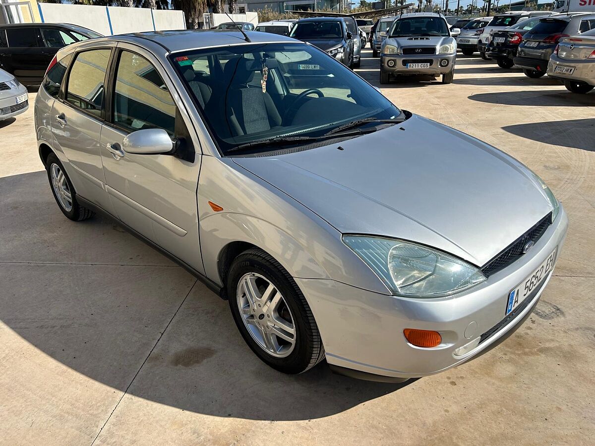 FORD FOCUS TREND 1.6 PETROL SPANISH LHD IN SPAIN 193000 MILES SUPERB 2000